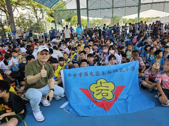 中年級女神隊參加團體跳繩計次賽獲得第一名