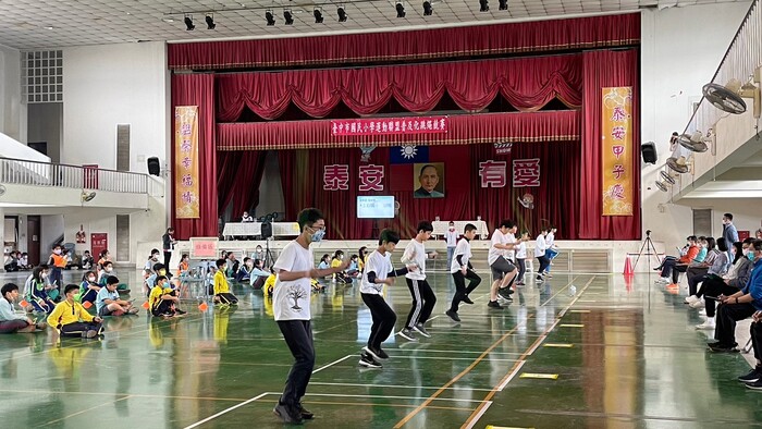 4年6班、6年5班普及化跳繩比賽傳捷報
