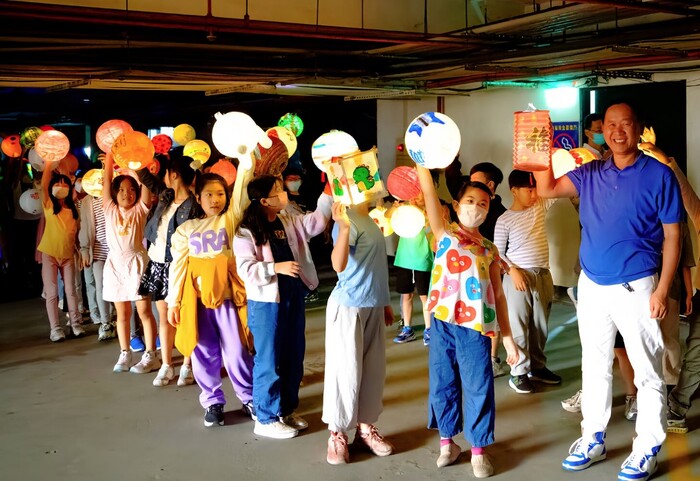 燦爛燈籠點燃校園熱情