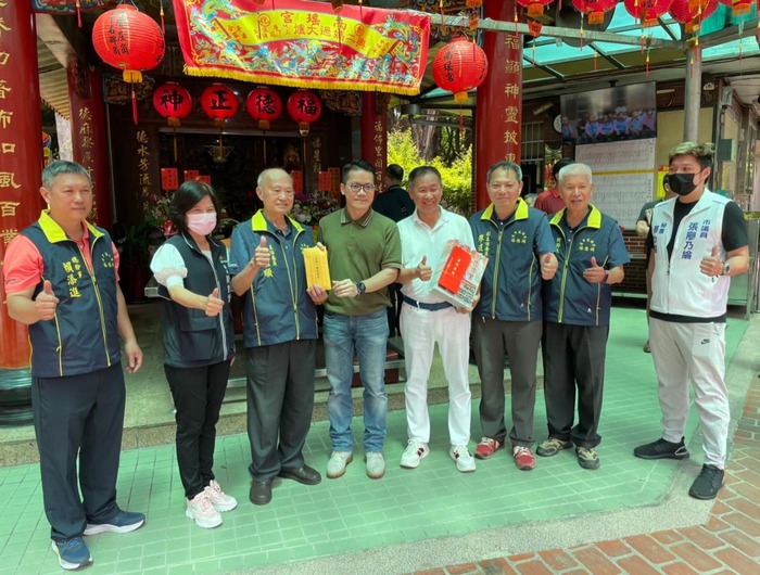 福德祠捐贈學校本屆畢業典禮禮金