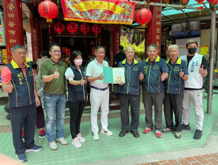 福德祠捐贈學校本屆畢業典禮禮金